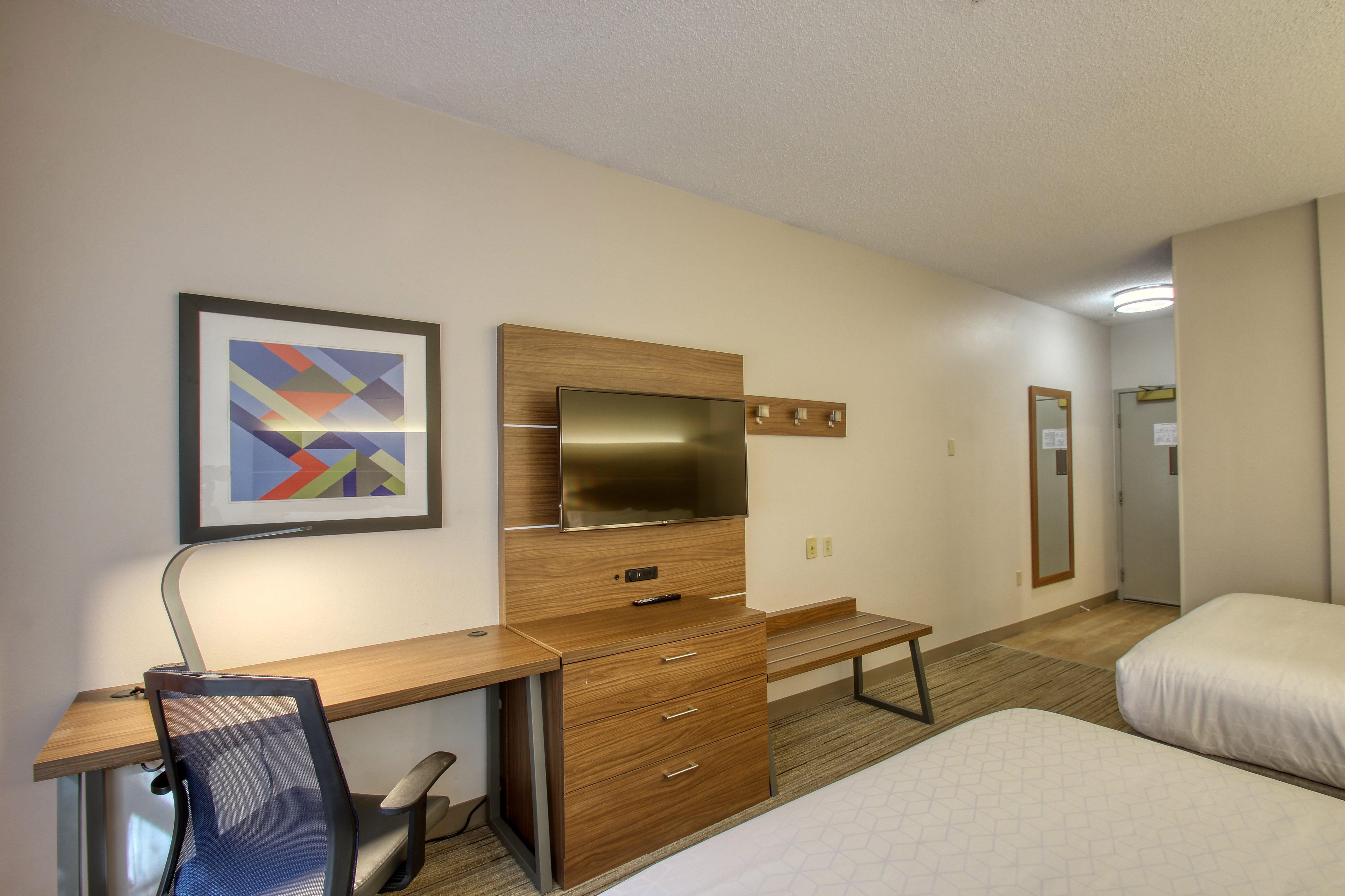 Holiday Inn Express Hotel & Suites Oshkosh - State Route 41 By Ihg Exterior foto