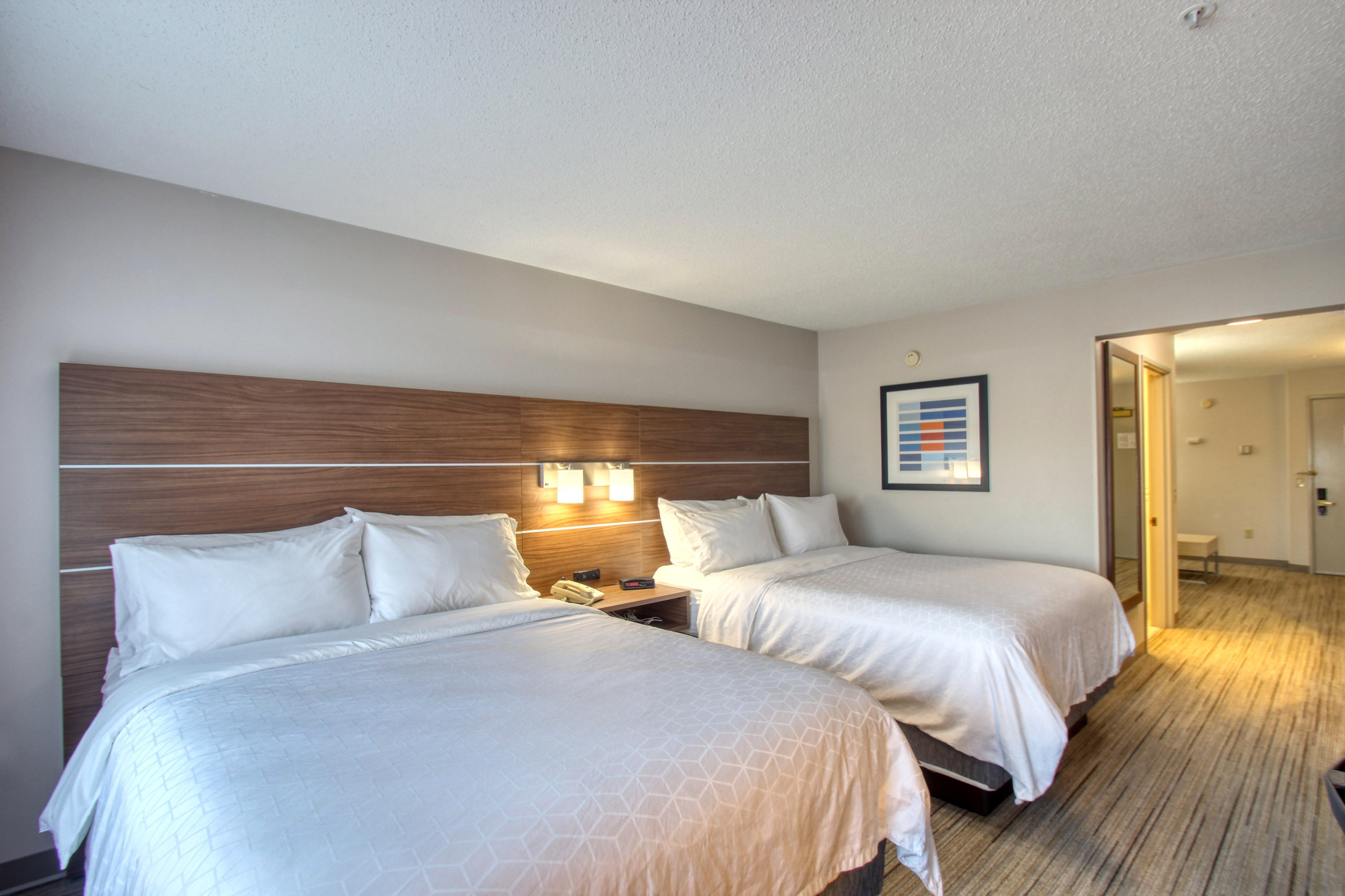 Holiday Inn Express Hotel & Suites Oshkosh - State Route 41 By Ihg Exterior foto