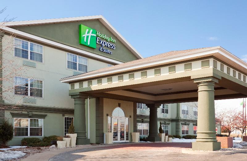 Holiday Inn Express Hotel & Suites Oshkosh - State Route 41 By Ihg Exterior foto